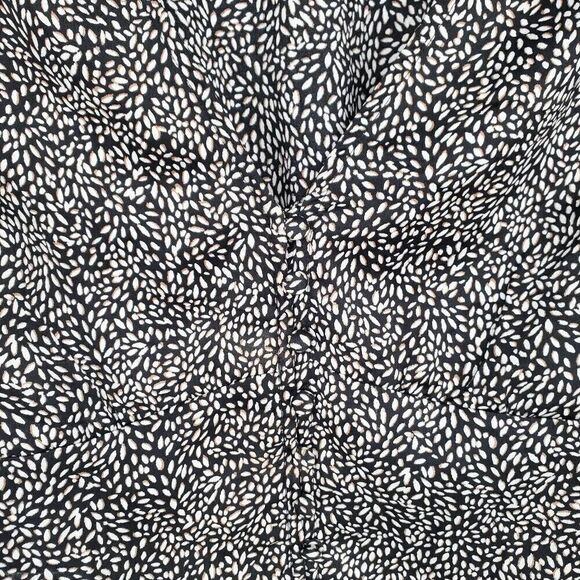 Abercrombie & Fitch Women's VNeck Black Blouse‎ Size Small - Picture 3 of 6